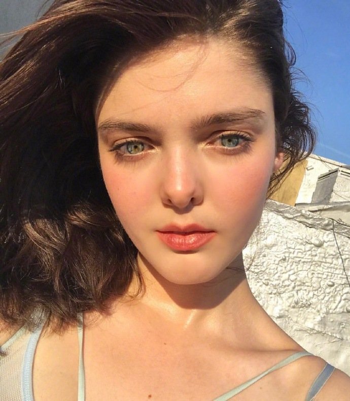 欧美美女图片 爱尔兰美女Laura Ogrady漂亮的眼睛图 7