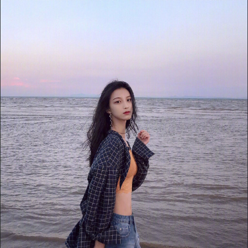沙滩青春美少女图片 9