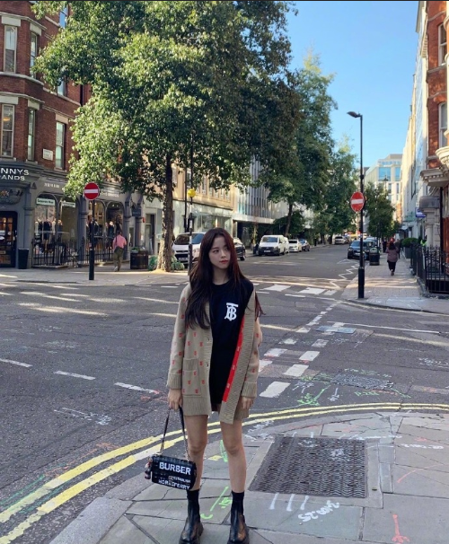 韩国美女金智秀Jisoo私服街拍照片 2