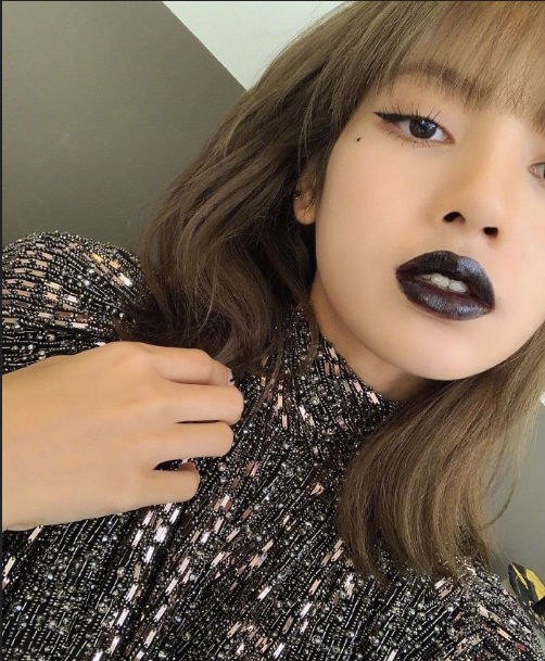 泰国美女图片 韩国女歌手lisa黑唇妆图片 5