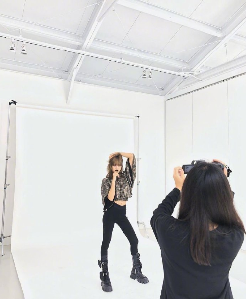 泰国美女图片 韩国女歌手lisa黑唇妆图片 6