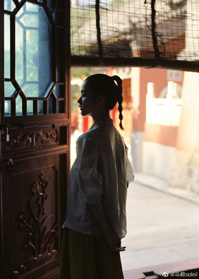 网红网络美女模特湿身写真图片 2