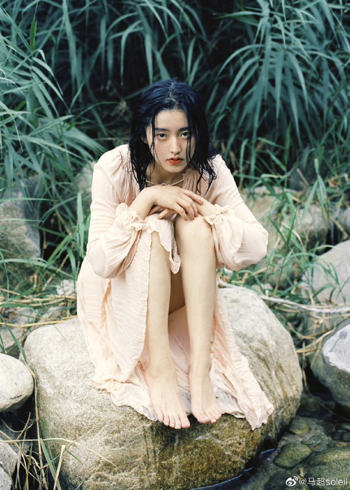 网红网络美女模特湿身写真图片 8