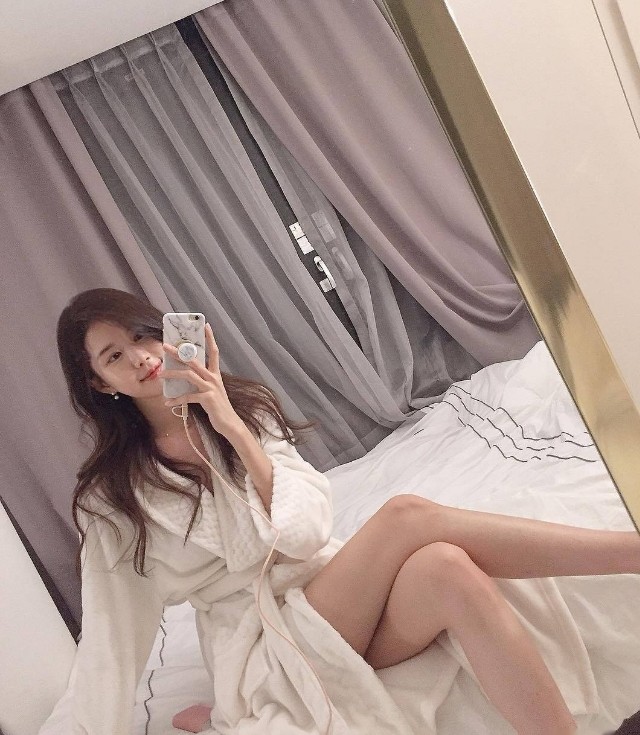 小姐姐大长腿美女自拍图片