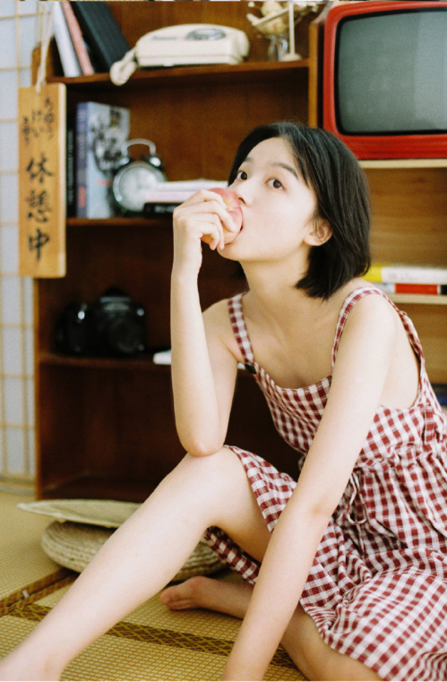 短发美女拍拍图片 小清新美女曲一君图片 4