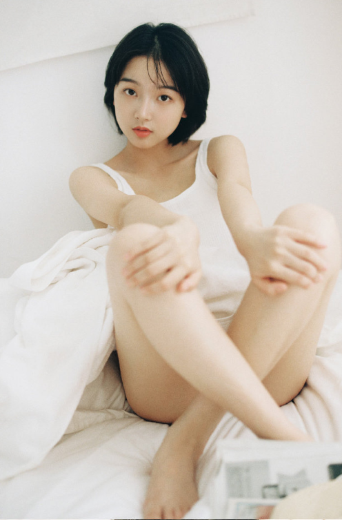 细皮嫩肉的阳光小美女图片 3