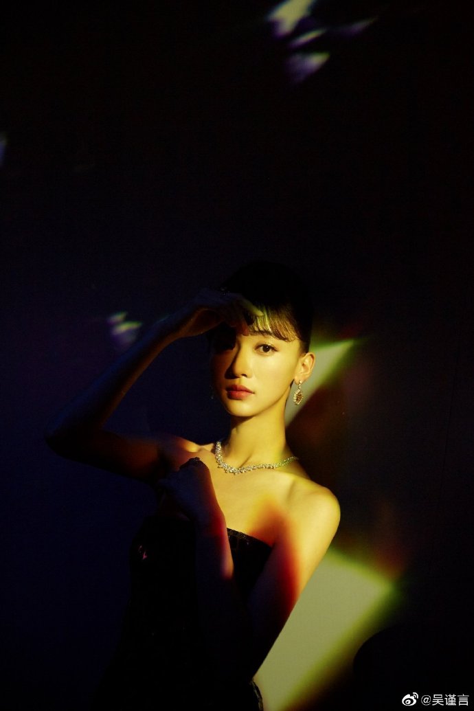 北京美女图片 90后女明星吴谨言蒂芙尼展览图片 8