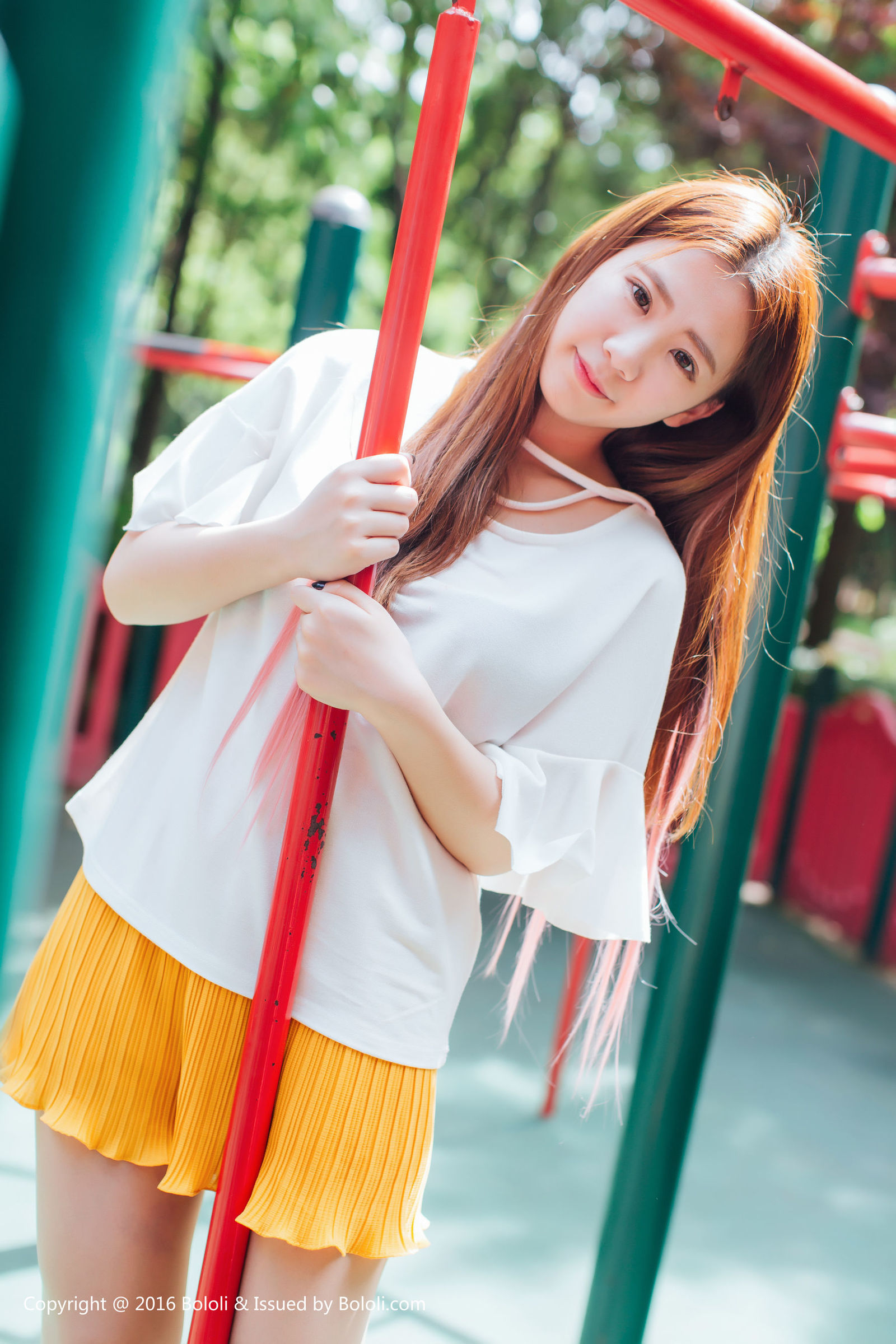 黄色头发青春美女董晨莉图片 3