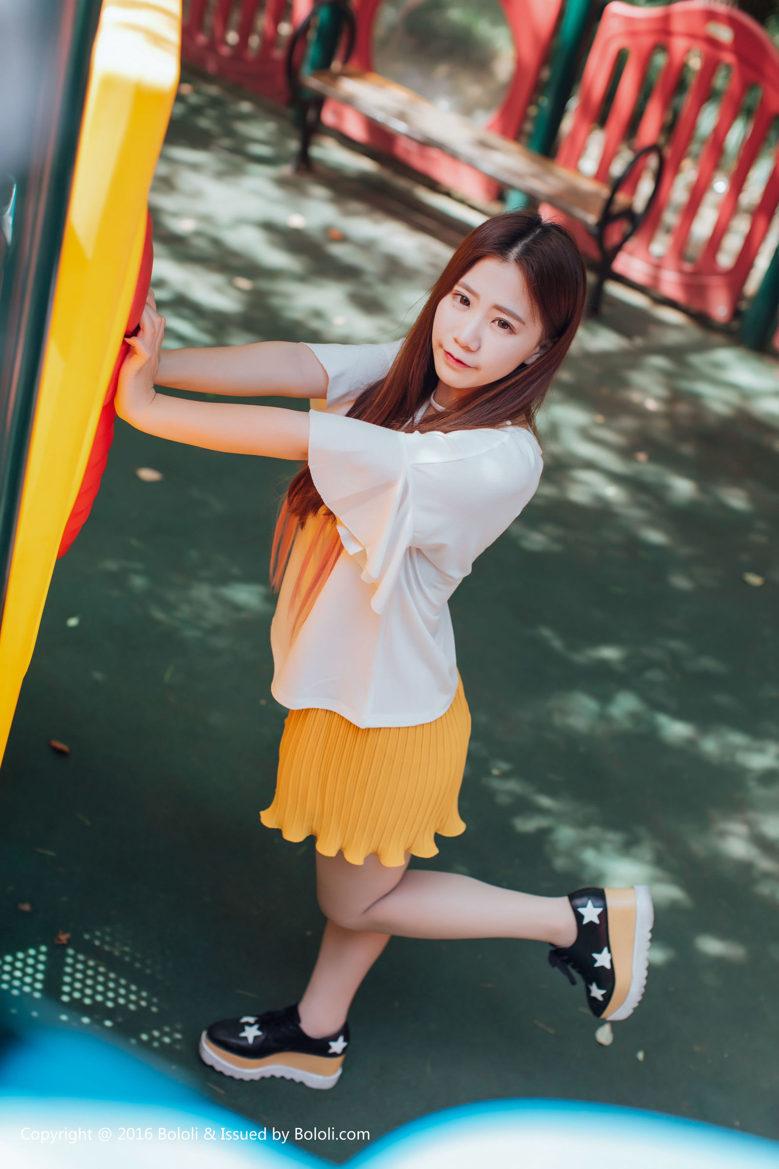 黄色头发青春美女董晨莉图片 6