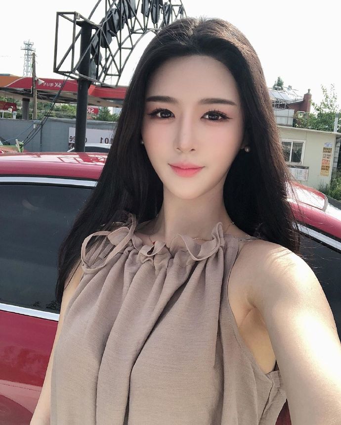 网红脸清纯女生自拍图片 超好看的美女图片
