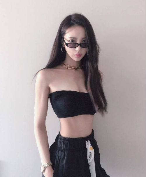 清纯美女李妍和小蛮腰图片 7
