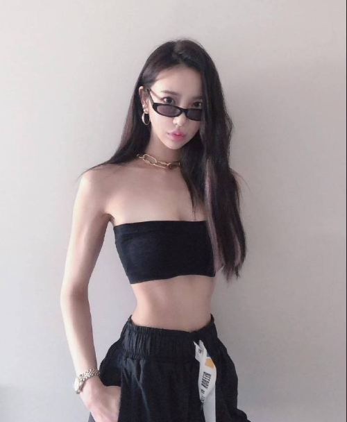 清纯美女李妍和小蛮腰图片 9