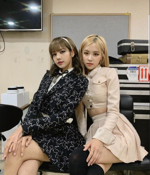 韩国女团BLACKPIN成员Lisa x ros&eacute;朴彩英姐妹图片 2
