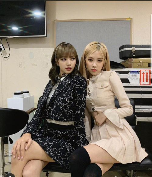 韩国女团BLACKPIN成员Lisa x ros&eacute;朴彩英姐妹图片 3