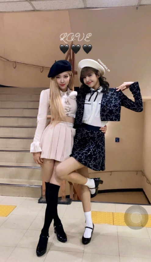 韩国女团BLACKPIN成员Lisa x ros&eacute;朴彩英姐妹图片 6