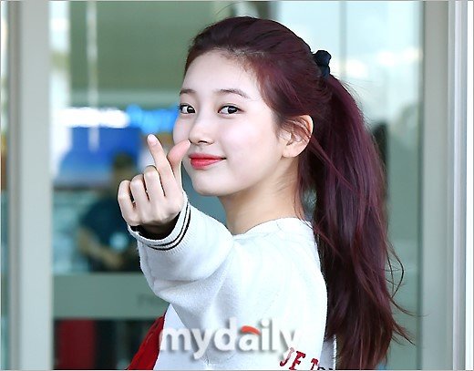 韩国美女图片 元气少女裴秀智巴黎时装周看秀图 7