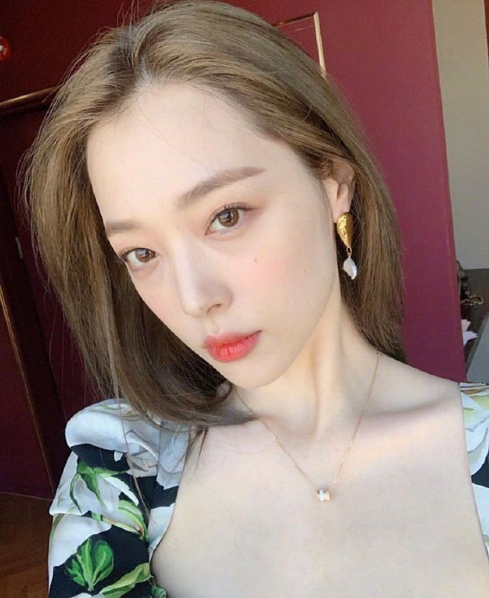 韩国美女图片 明星美女雪莉自拍照图片 2