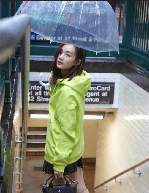 山东美女图片 明星街拍美女李一桐图片 6