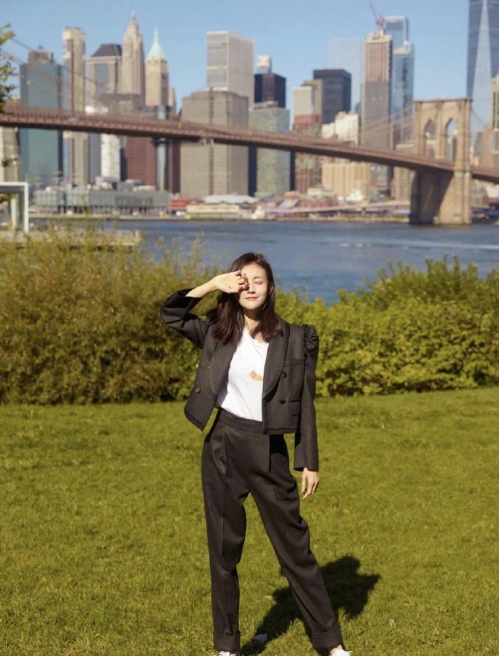 山东美女图片 明星街拍美女李一桐图片 8