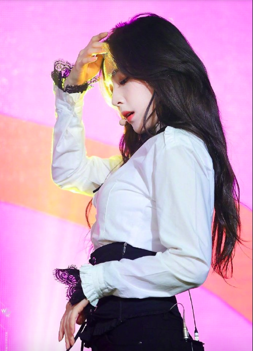 韩国美女图片 韩国女团Red Velvet裴珠泫Irene侧颜图 4