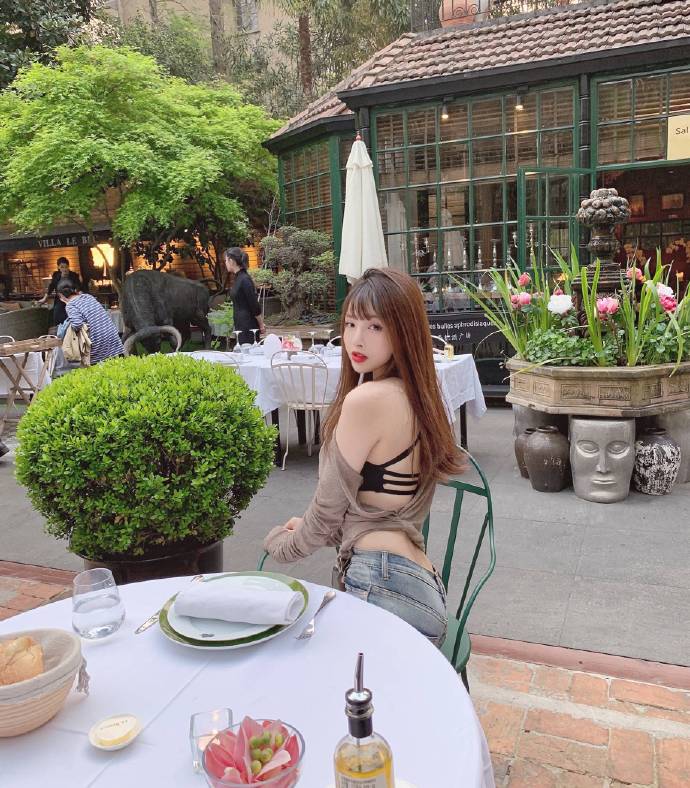 成熟美女自拍照图片 妖娆多姿如春风化雨 2