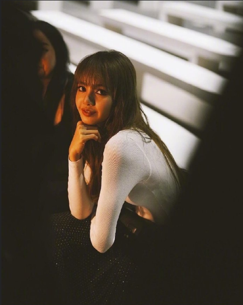 泰国美女图片 韩国明星美女lisa巴黎时装周图片 10