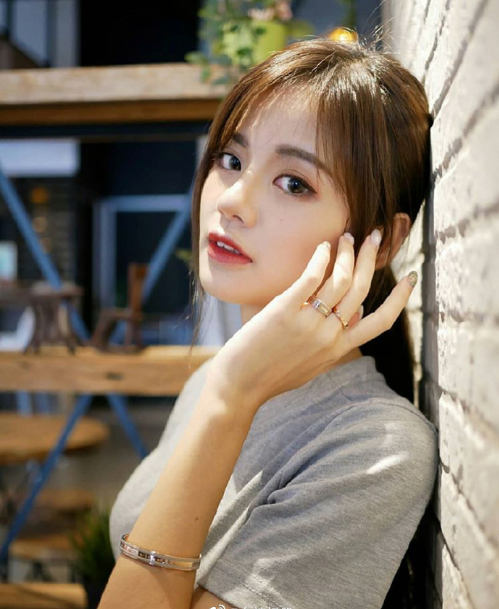 甜甜的甜美少女图片 甜美女孩图片