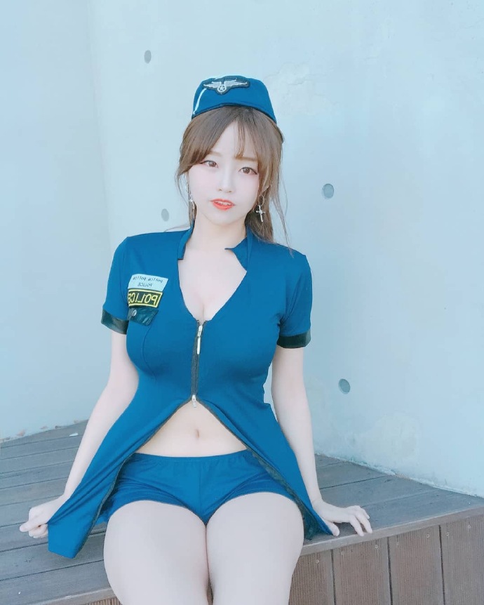 性感丰满美女的胸部图片 我喜欢她的清纯与可爱 5