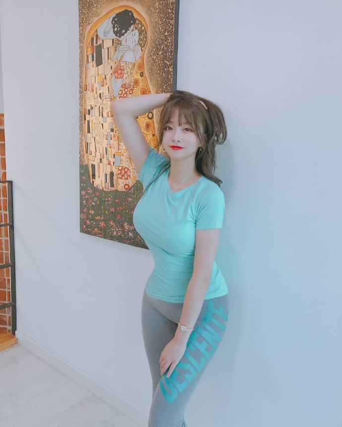 性感丰满美女的胸部图片 我喜欢她的清纯与可爱 9