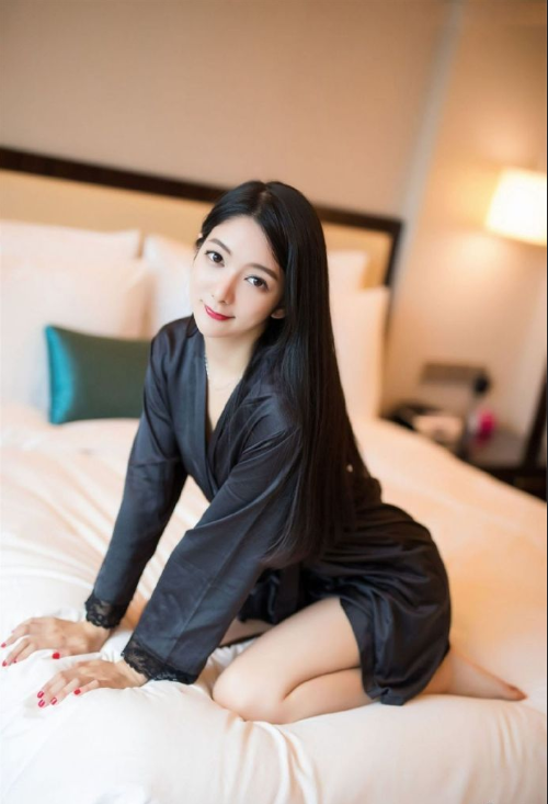 性感睡衣美女图片 帮mm解脱睡衣图片 7