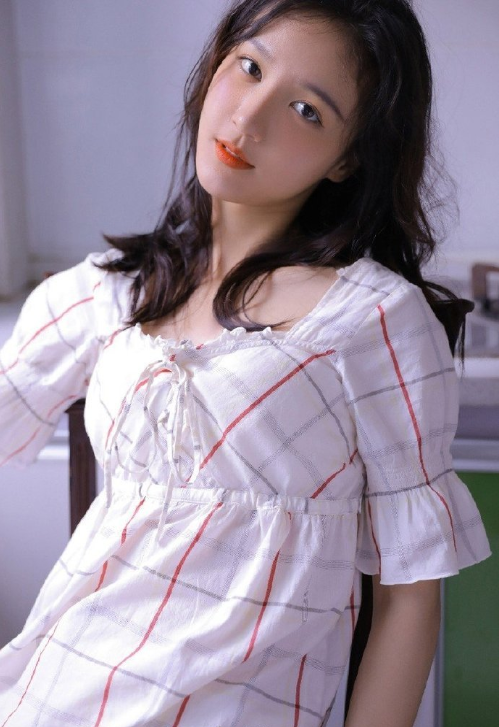 高颜值养眼美女图片 甜美阳光私房照唯美写真 4