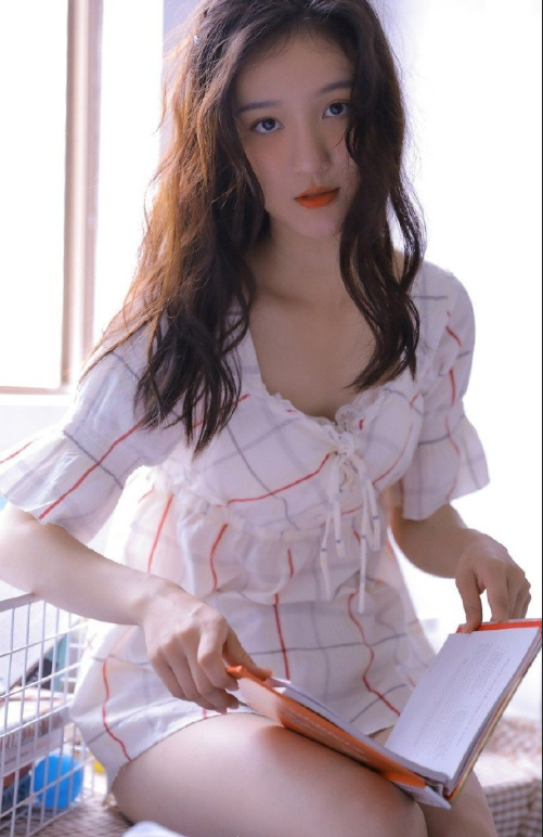 高颜值养眼美女图片 甜美阳光私房照唯美写真 5