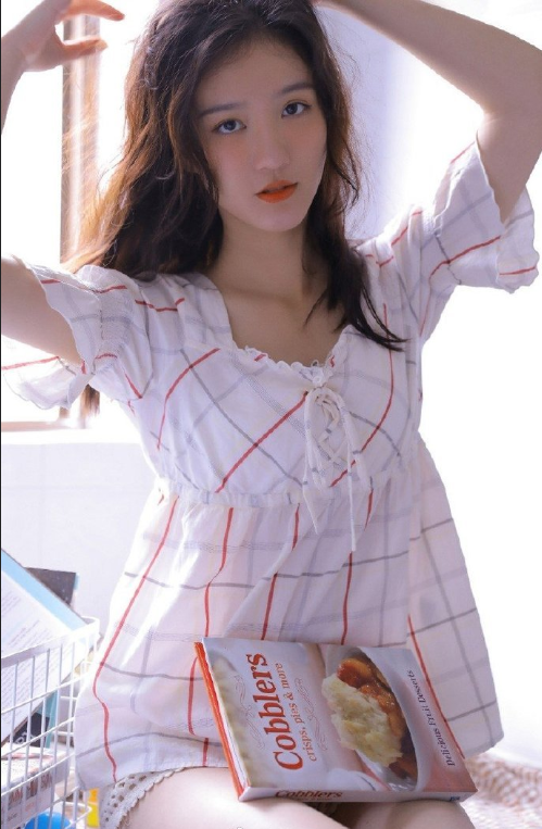 高颜值养眼美女图片 甜美阳光私房照唯美写真 8
