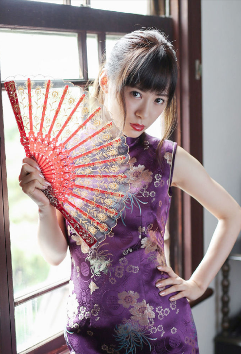 性感旗袍美女诱惑图片 5