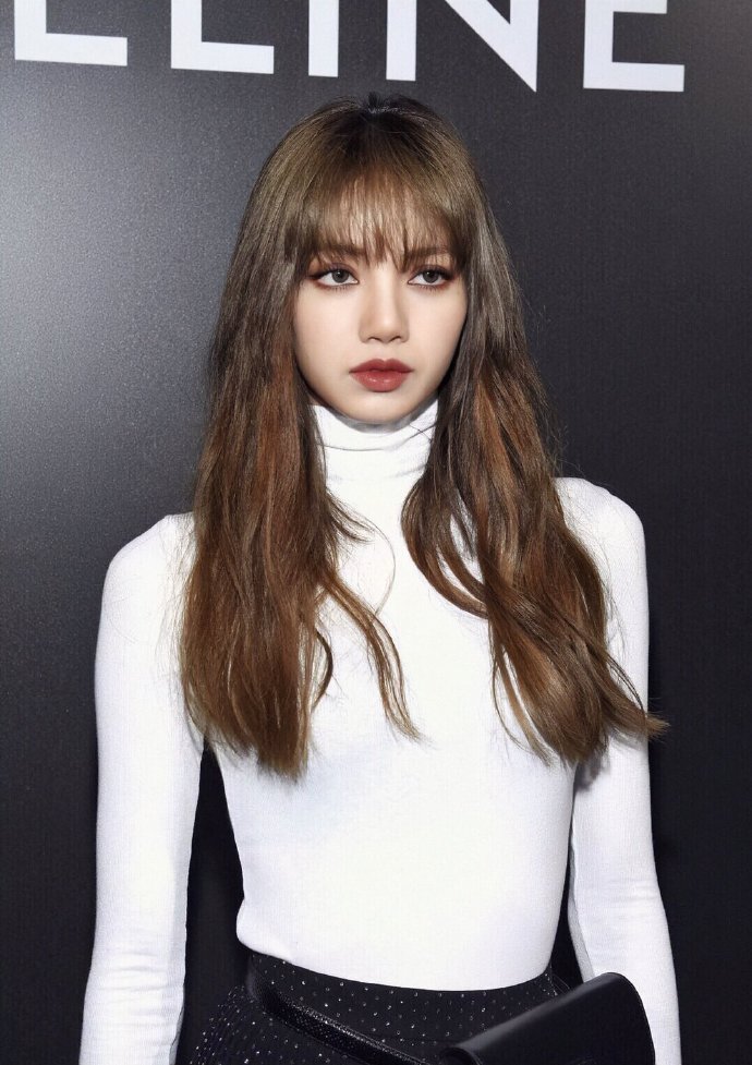 泰国美女图片 韩国明星美女Lisa 巴黎时装周Celi 2