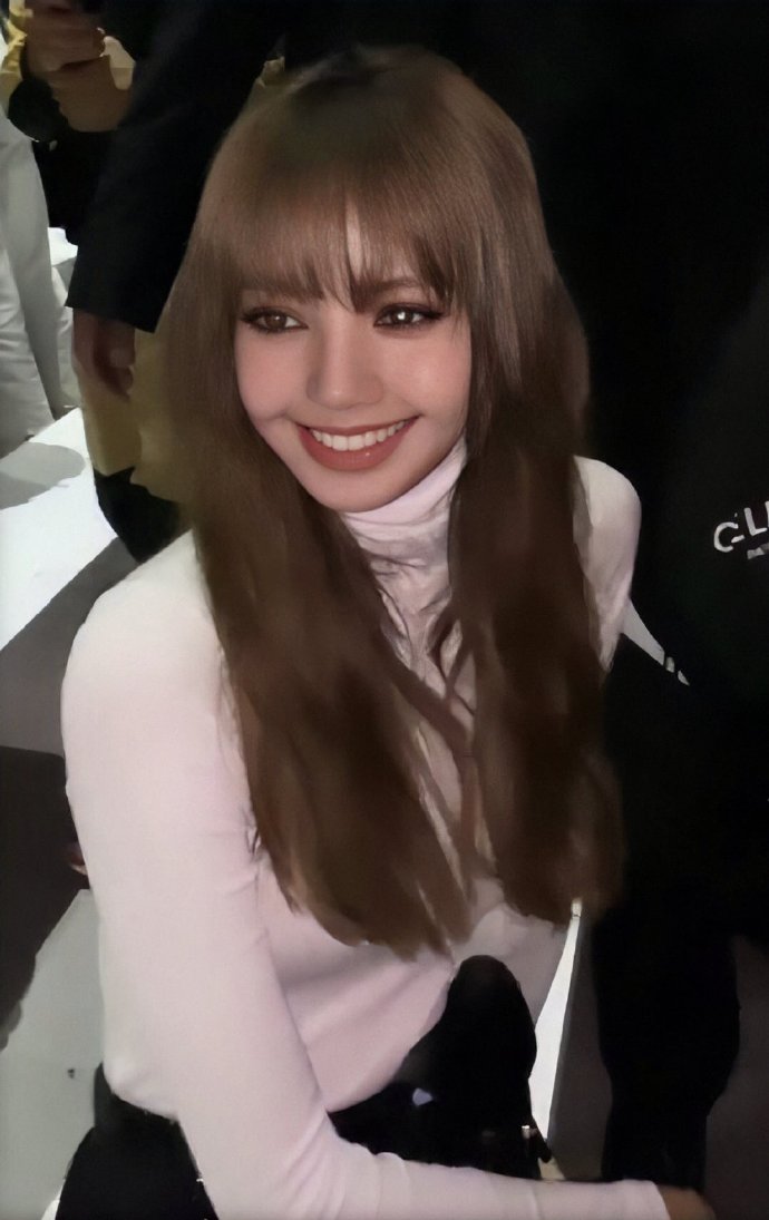 泰国美女图片 韩国明星美女Lisa 巴黎时装周Celi 5