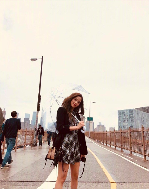 95后韩国美女图片 女歌手金智秀图片 9