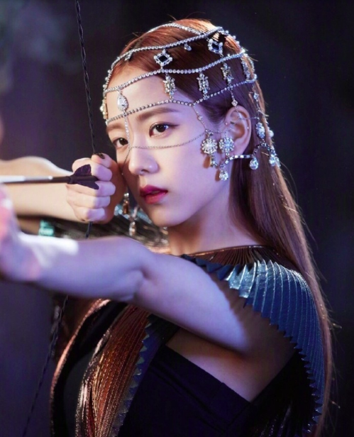 95后韩国美女图片 女歌手金智秀图片