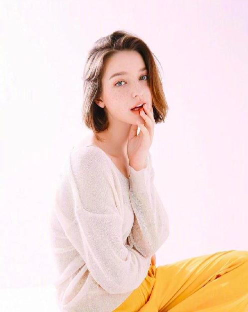 俄罗斯美女图片 96年的俄罗斯麻豆Angelina Danilov 3