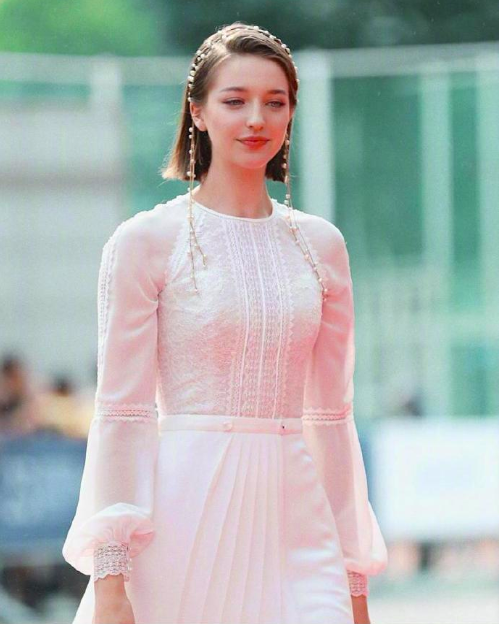 俄罗斯美女图片 96年的俄罗斯麻豆Angelina Danilov 10