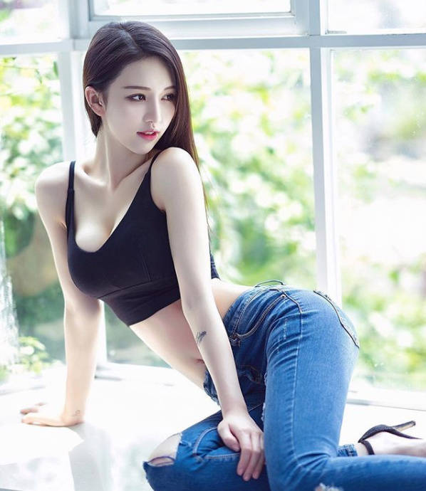 清纯自然美女生活照图片 8