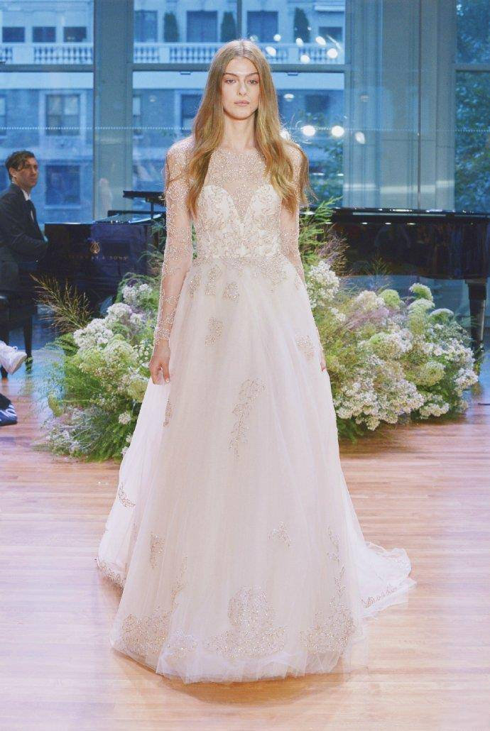 Monique Lhuillier梦幻优雅朦胧又性感的婚纱图片