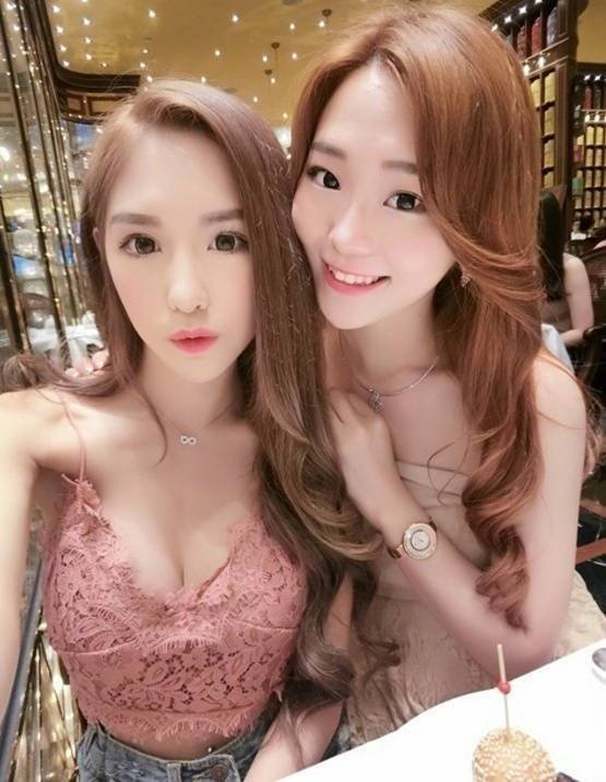 气质姐妹花漂亮美女自拍照图片 4