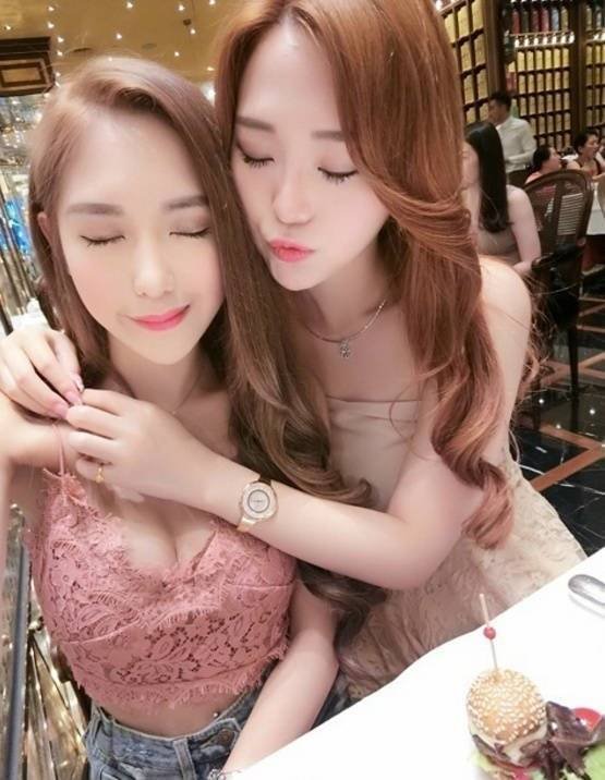 气质姐妹花漂亮美女自拍照图片 5