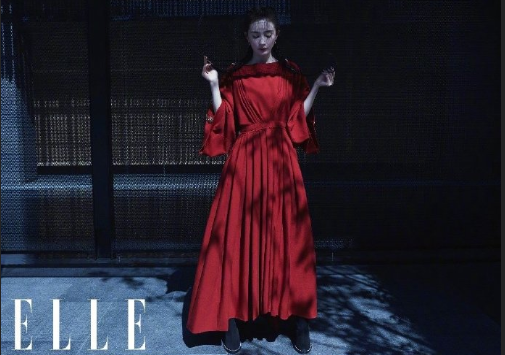 中国美女图片 明星少女妈杨幂《ELLE》俏皮长裙与 7