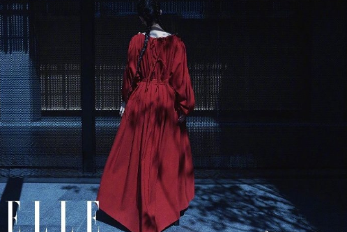 中国美女图片 明星少女妈杨幂《ELLE》俏皮长裙与 9