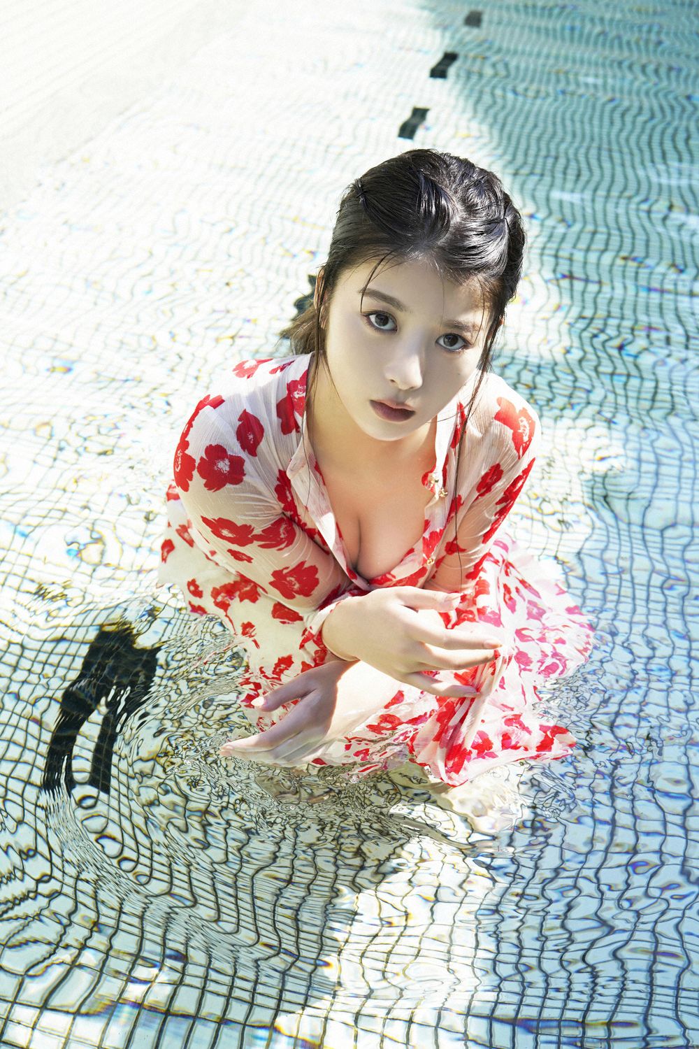 日本写真集美女模特马场富美加洗澡图片