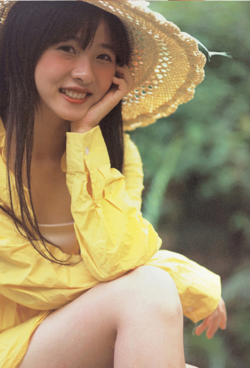 黄色外套清纯可爱小女生图片 5