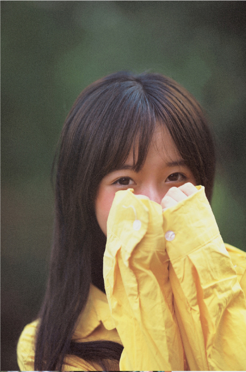 黄色外套清纯可爱小女生图片 6