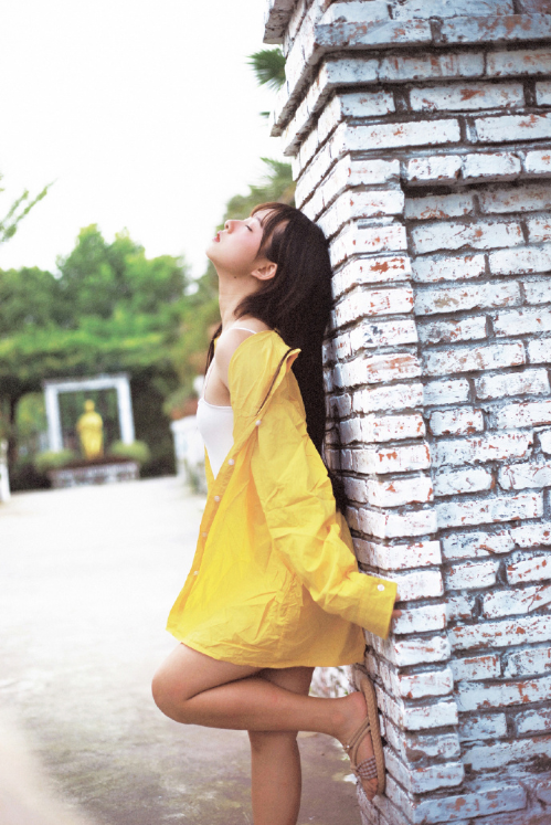 黄色外套清纯可爱小女生图片 7